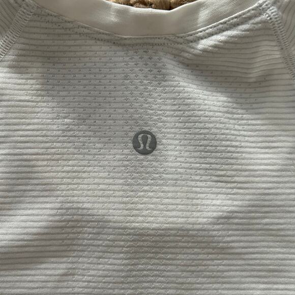 Lululemon Swiftly Tech Short Sleeve Tee-white-Size 6 – Excellent Used Condition - Picture 6 of 8
